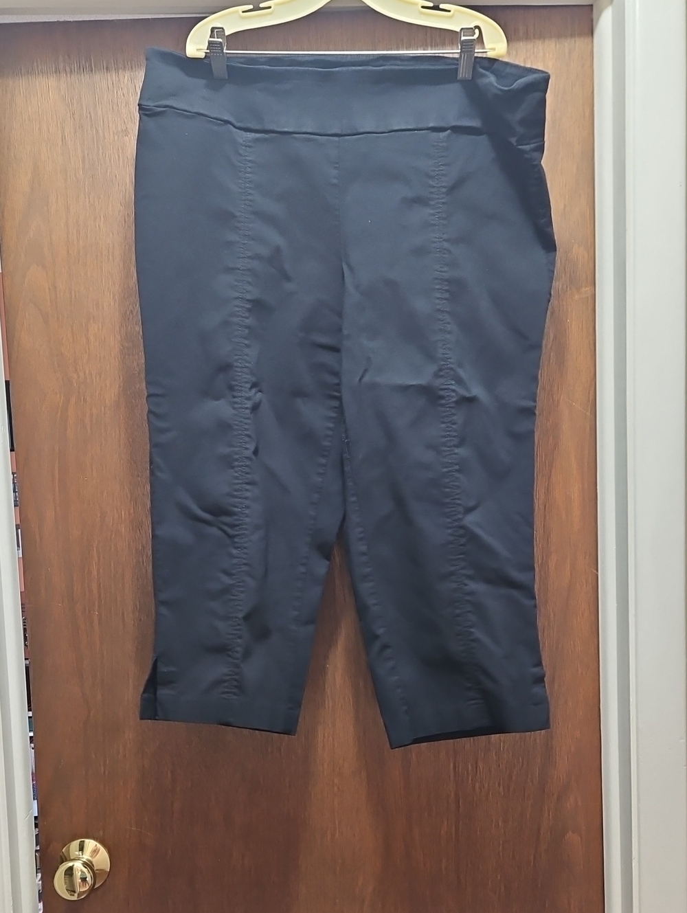 Larry Levine Black Capri Stretch Dress Pants